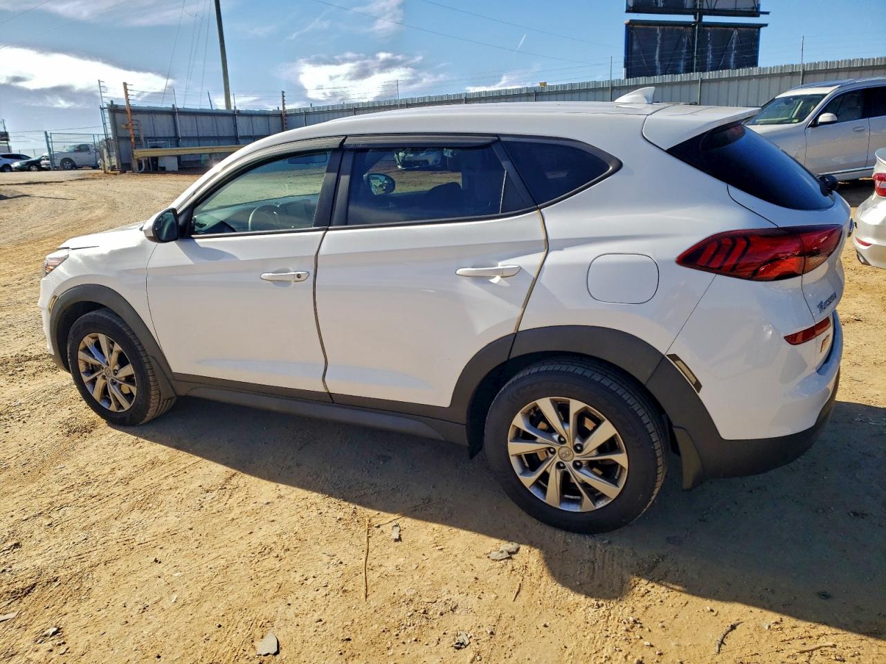 2019 HYUNDAI TUCSON SE photo 2