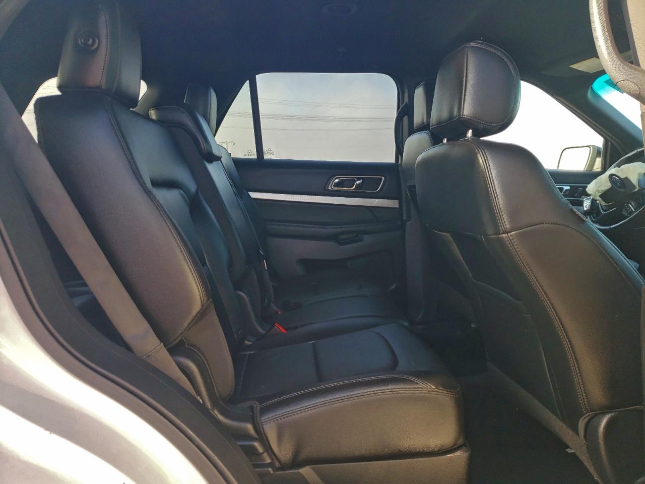 2016 FORD EXPLORER XLT photo 21