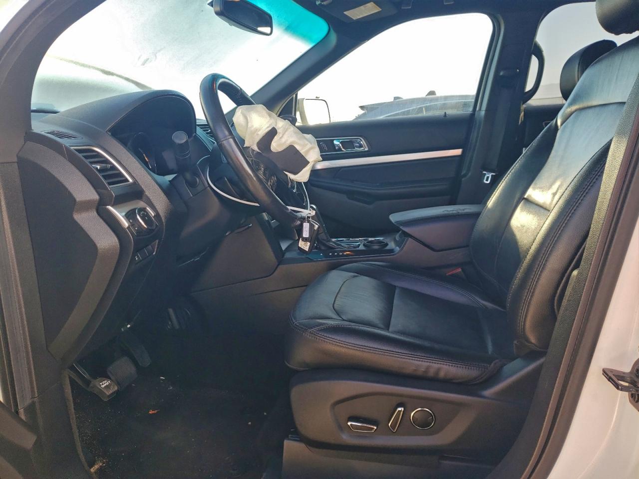 2016 FORD EXPLORER XLT photo 13