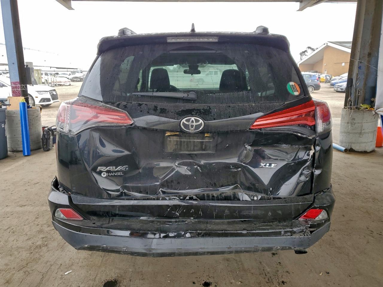 2017 TOYOTA RAV4 XLE photo 11