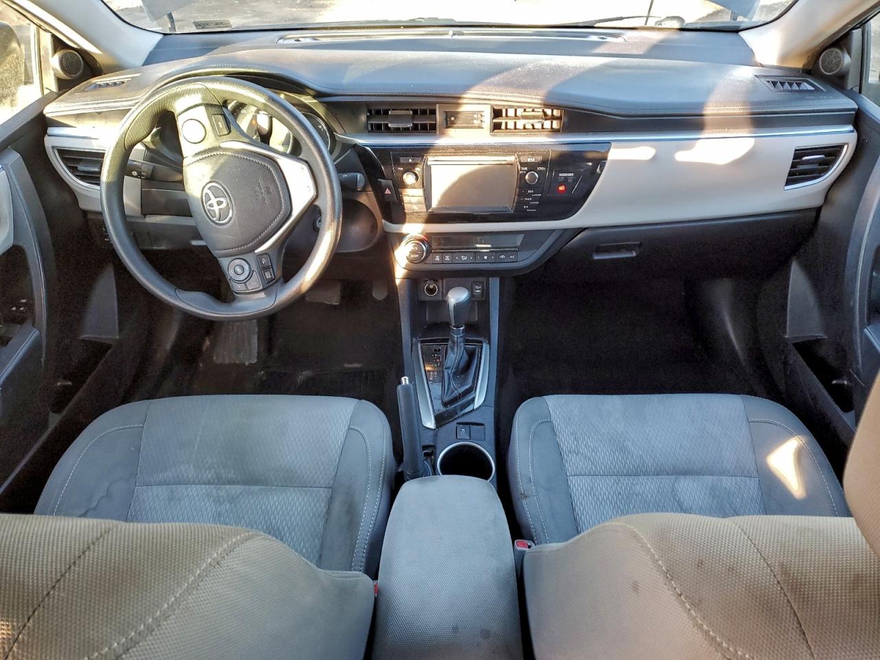2016 TOYOTA COROLLA L photo 8