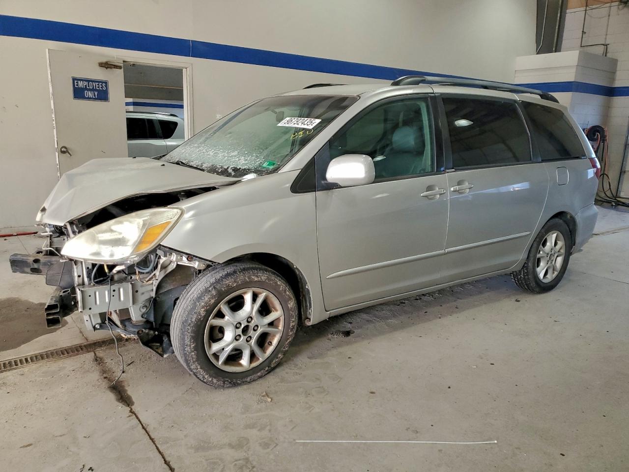 2004 TOYOTA SIENNA