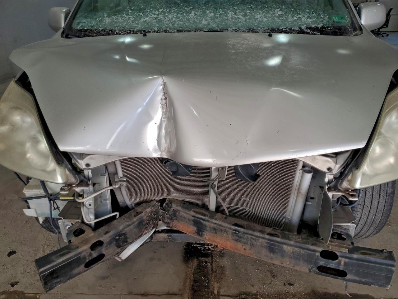 2004 TOYOTA SIENNA XLE photo 12
