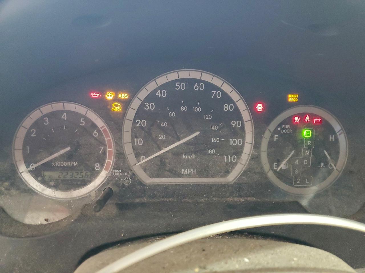 2004 TOYOTA SIENNA XLE photo 9