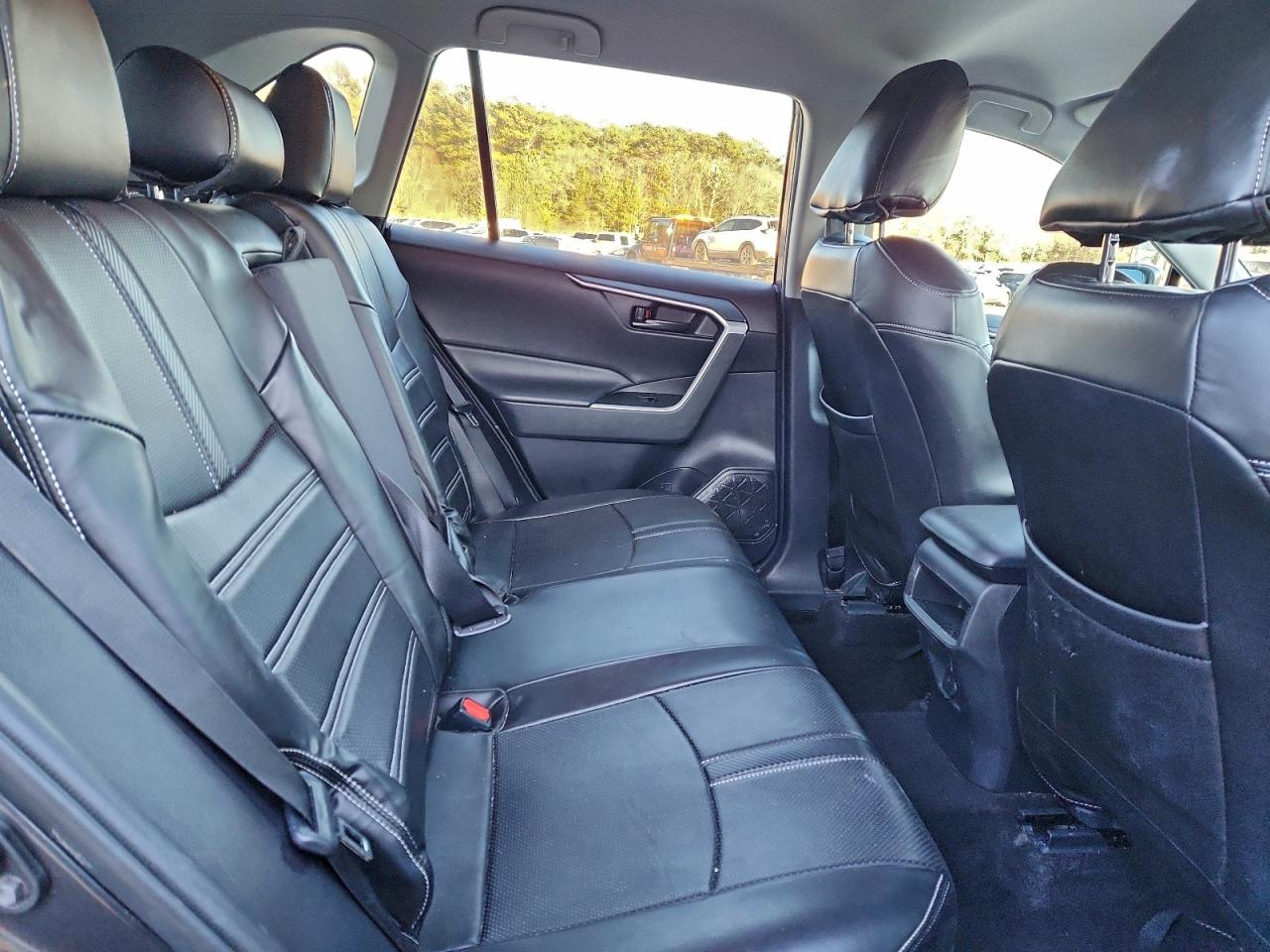 2021 TOYOTA RAV4 LE photo 21