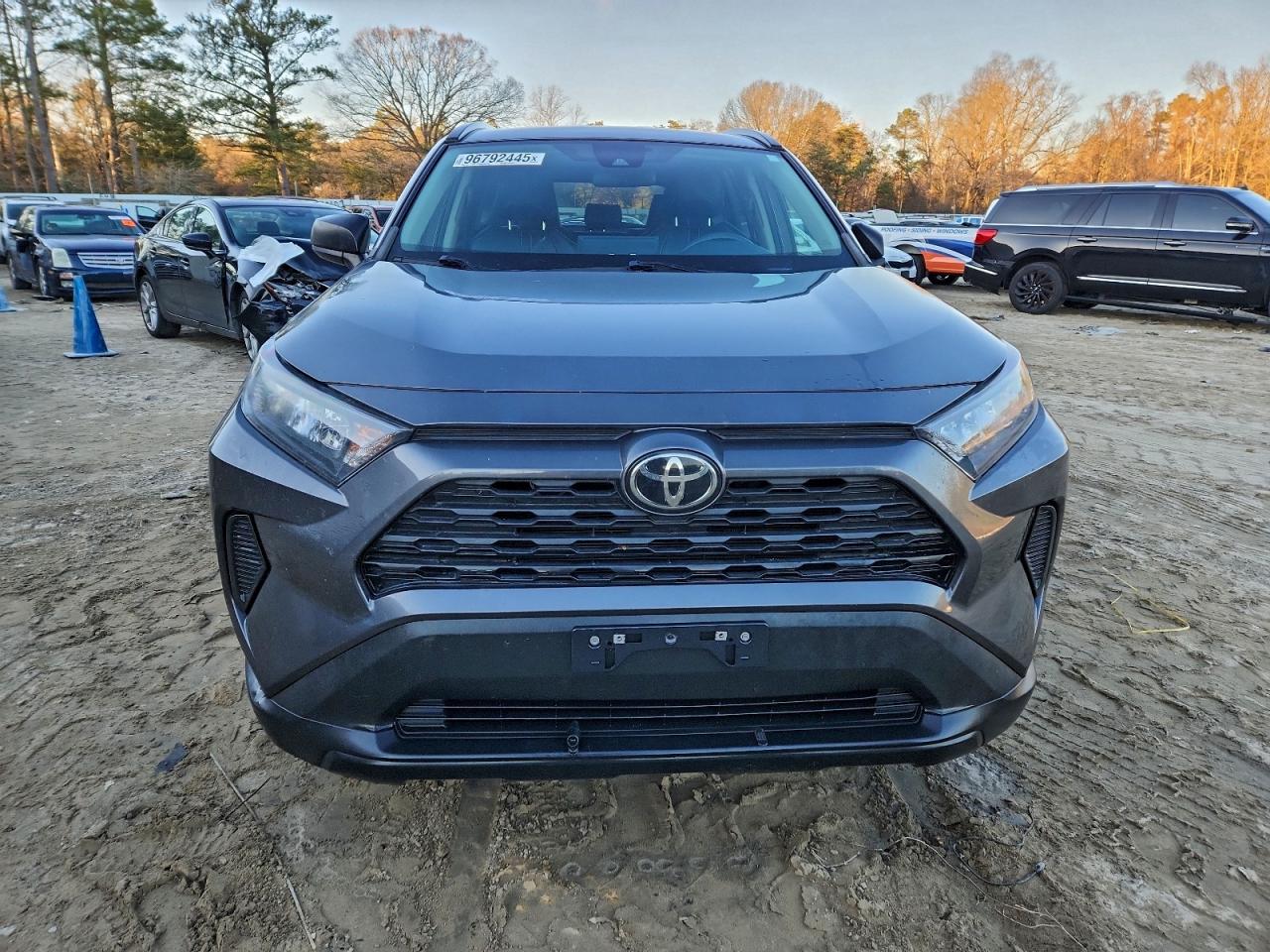 2021 TOYOTA RAV4 LE photo 9