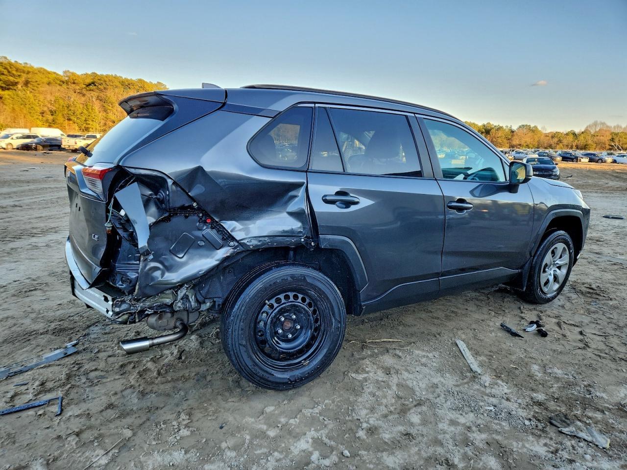 2021 TOYOTA RAV4 LE photo 5