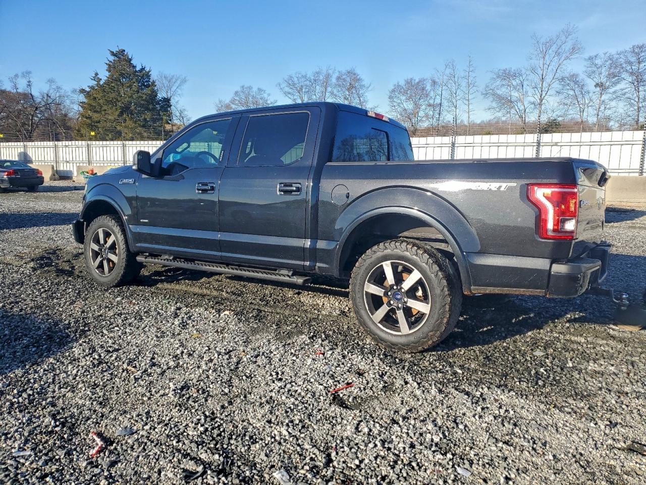 2015 FORD F150 SUPERCREW photo 2