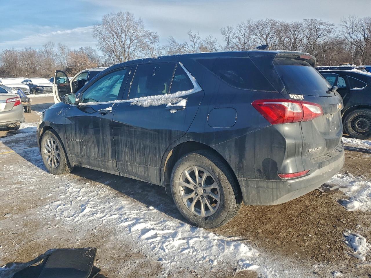 2020 CHEVROLET EQUINOX LT photo 2