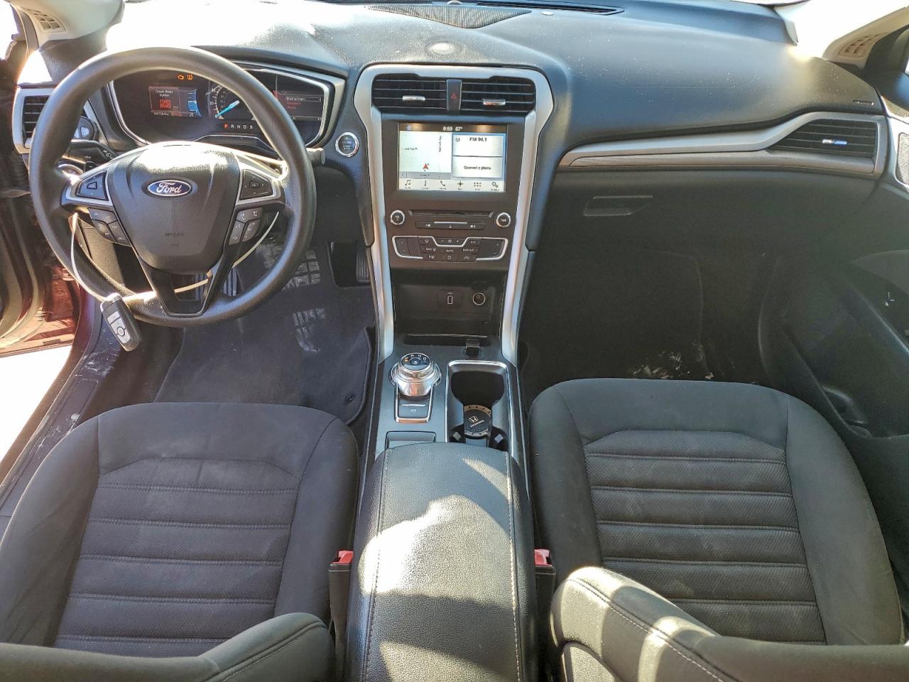 2017 FORD FUSION SE photo 8