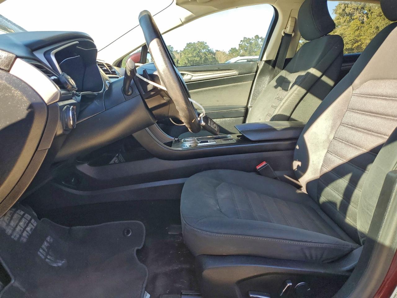 2017 FORD FUSION SE photo 7