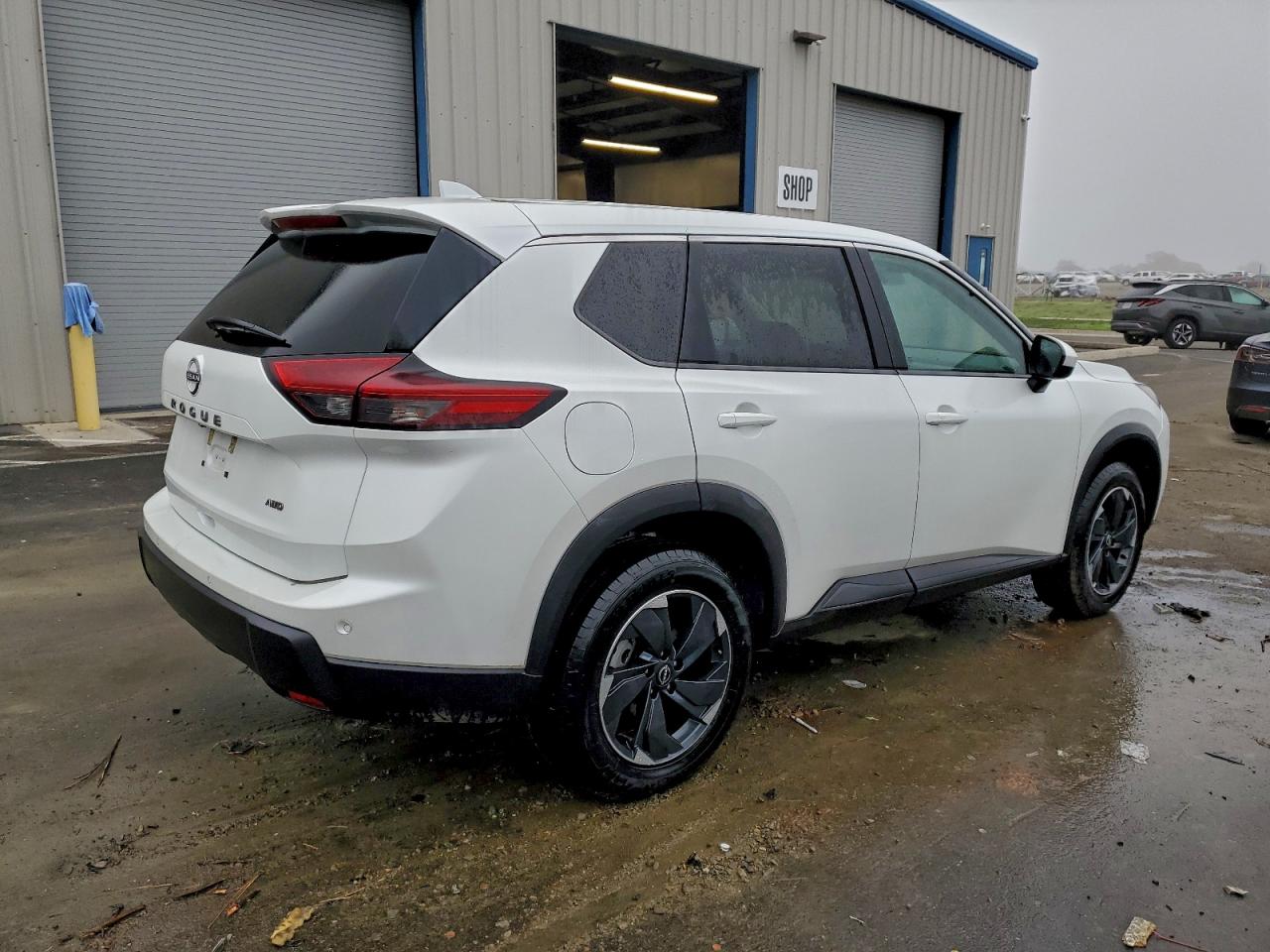 2025 NISSAN ROGUE SV photo 3