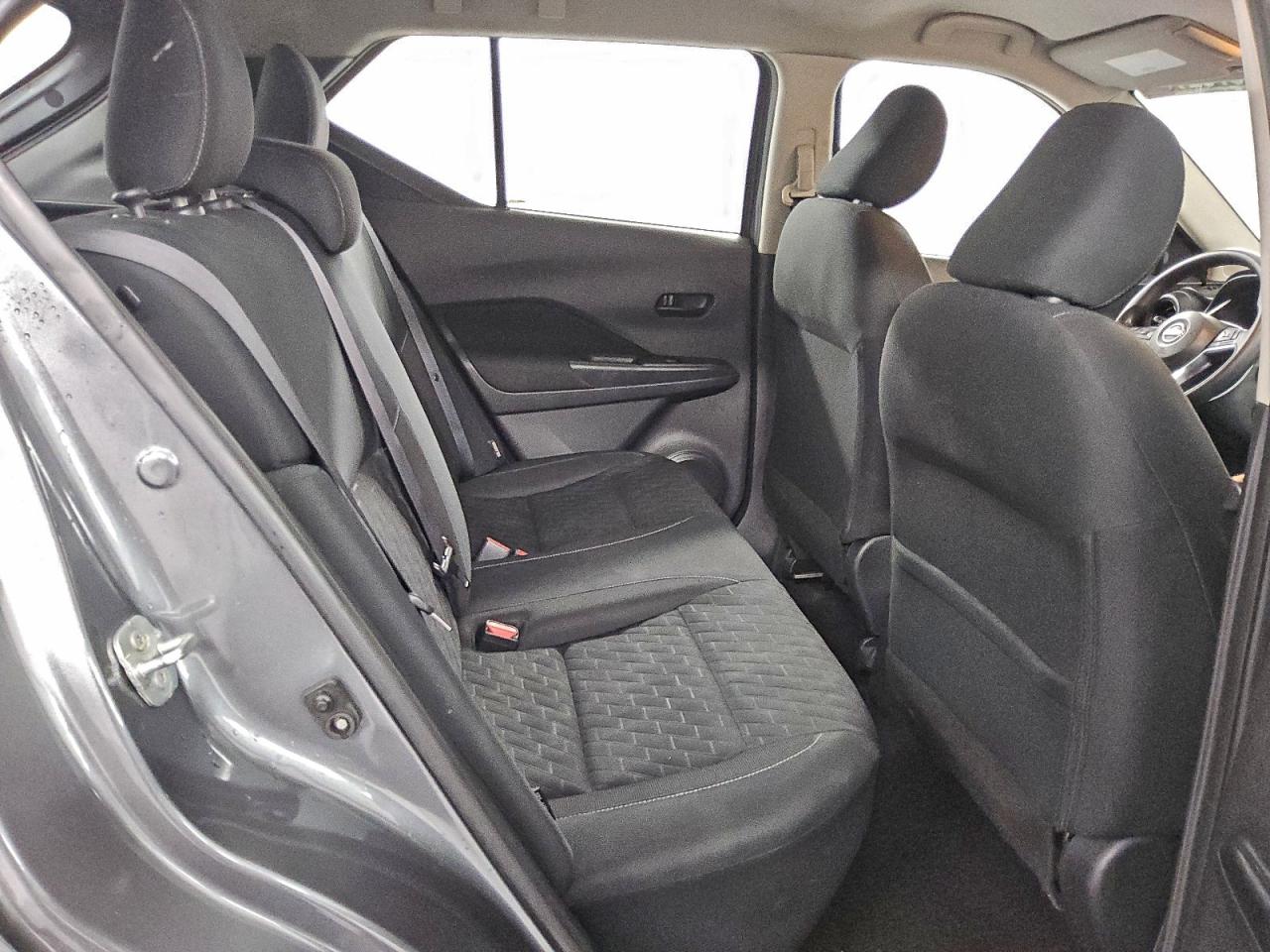 2022 NISSAN KICKS S photo 11