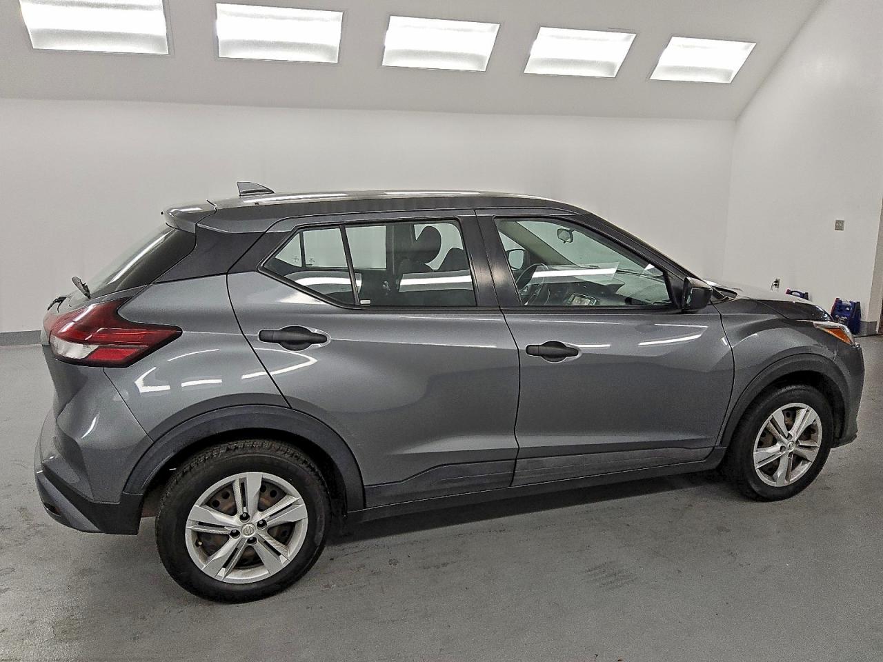2022 NISSAN KICKS S photo 3