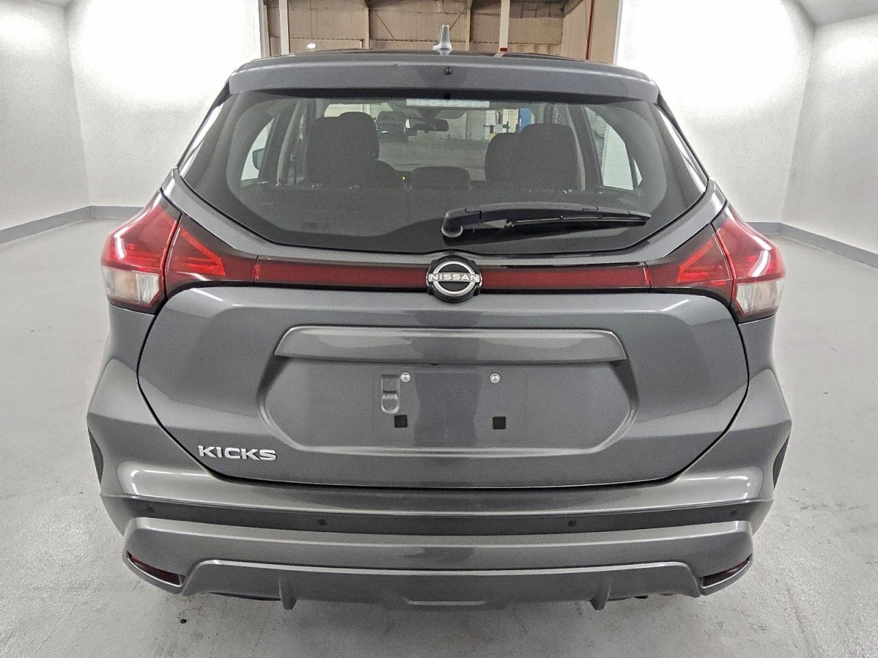 2022 NISSAN KICKS S photo 6