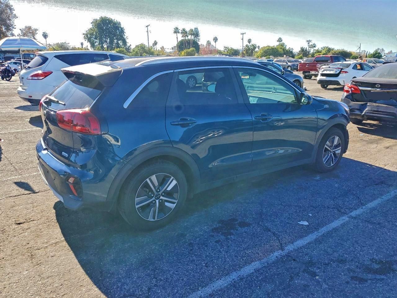 2020 KIA NIRO LX photo 3