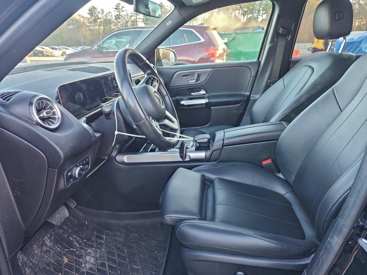 2020 MERCEDES-BENZ GLB 250 photo 7