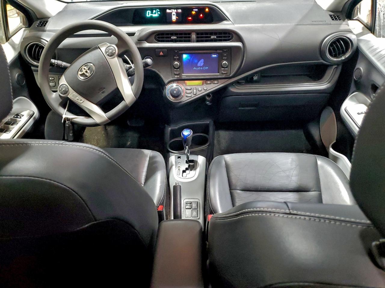 2012 TOYOTA PRIUS C photo 8