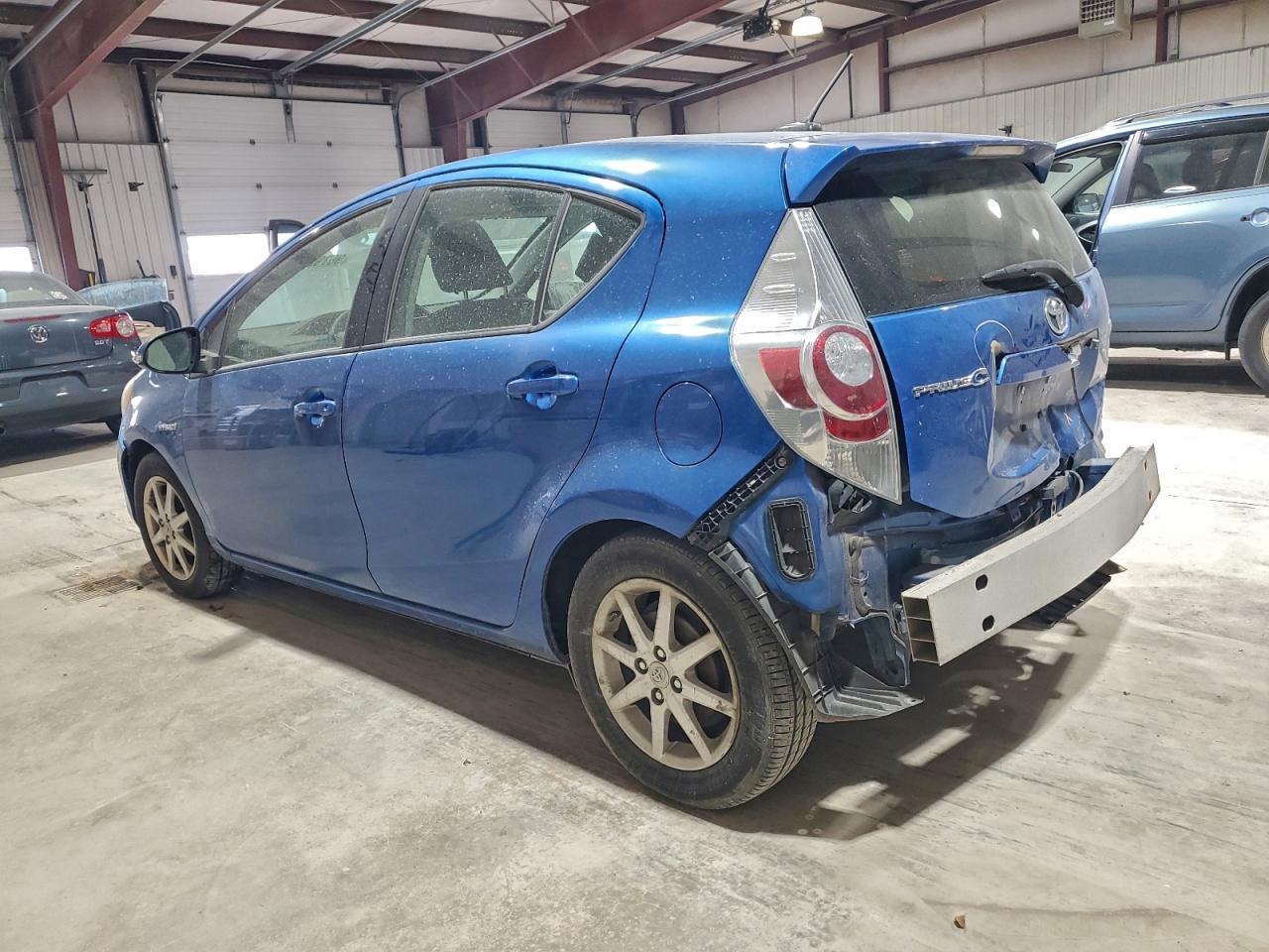 2012 TOYOTA PRIUS C photo 2