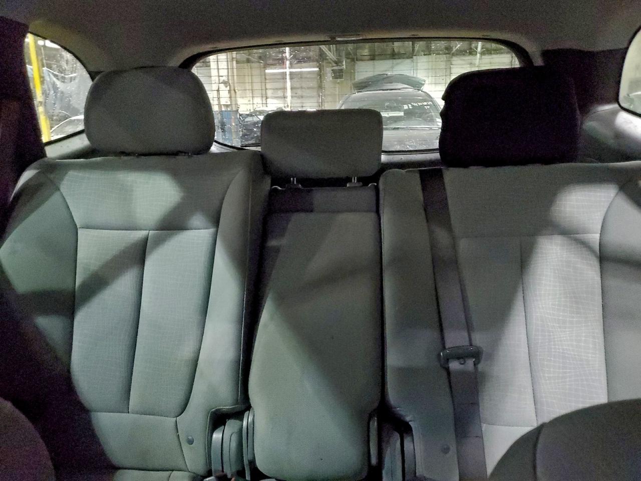 2011 HYUNDAI SANTA FE GLS photo 10