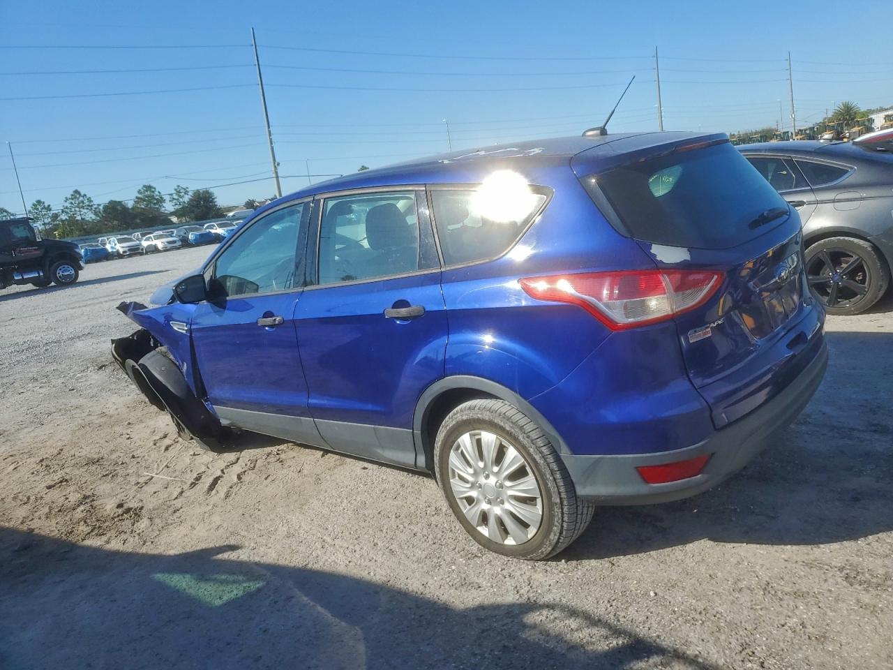 2016 FORD ESCAPE S photo 2