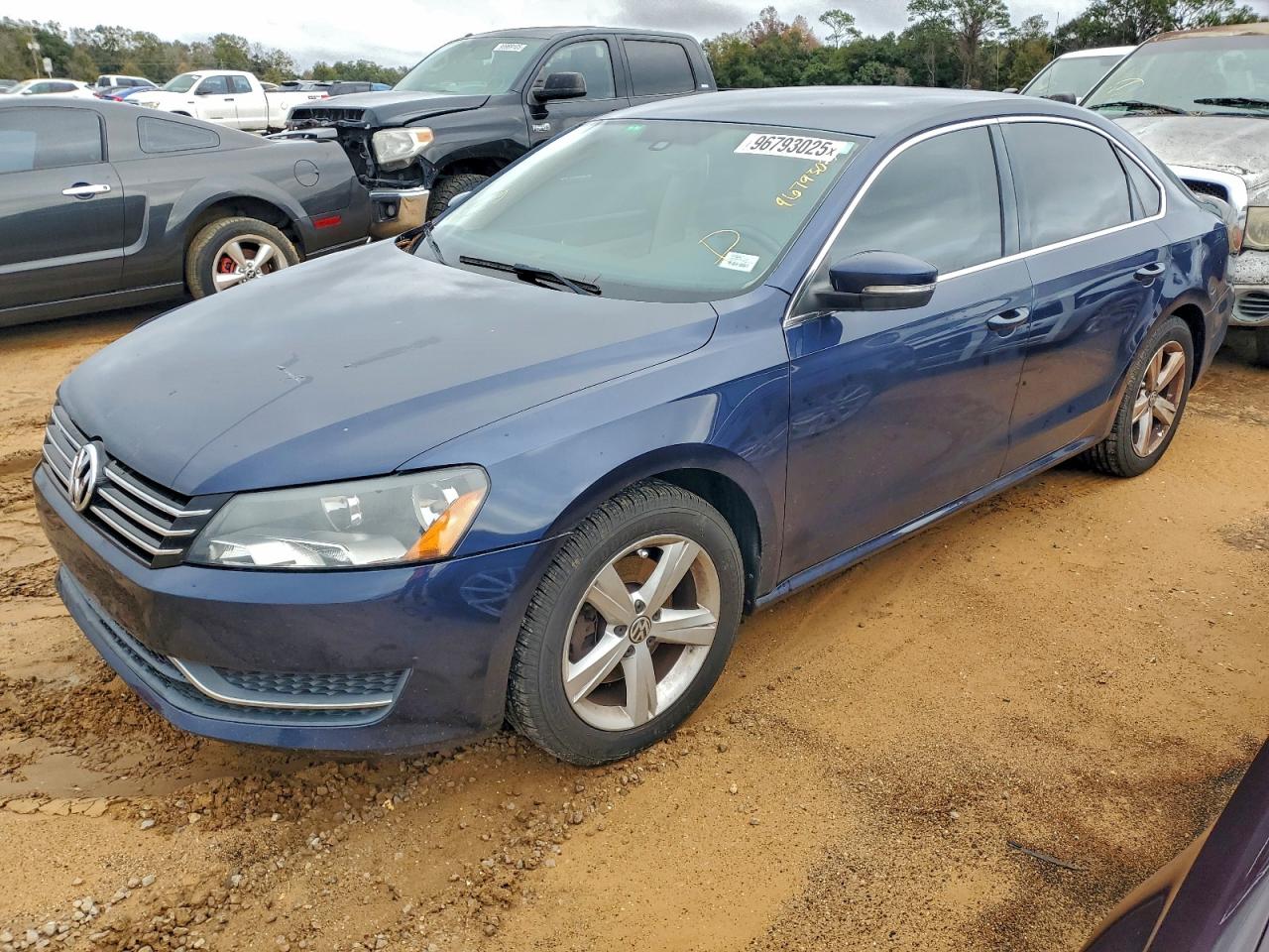 2014 VOLKSWAGEN PASSAT