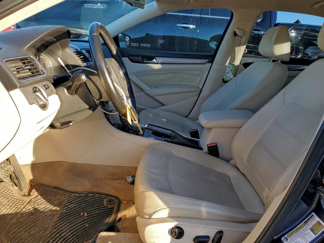 2014 VOLKSWAGEN PASSAT SE photo 7