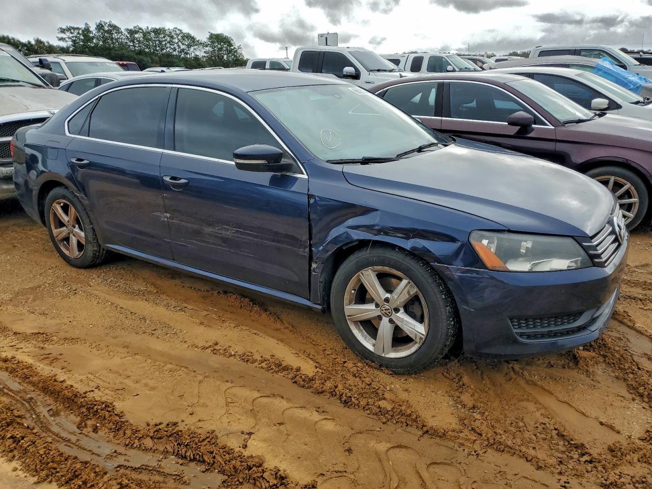 2014 VOLKSWAGEN PASSAT SE photo 4