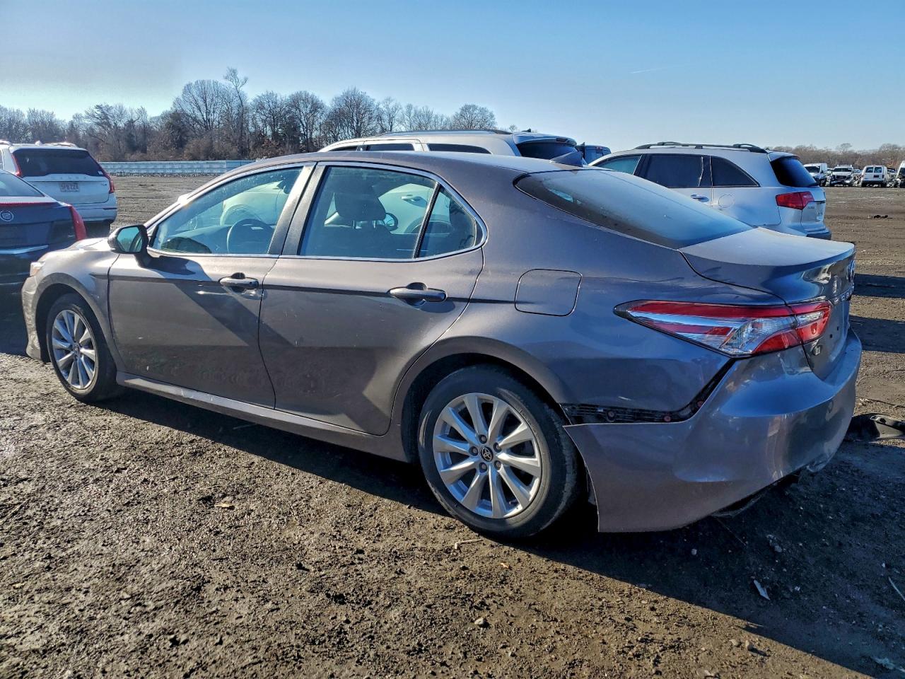 2020 TOYOTA CAMRY LE photo 2