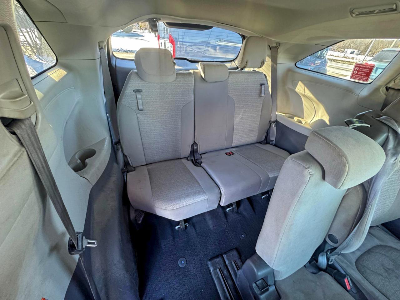 2021 TOYOTA SIENNA LE photo 11