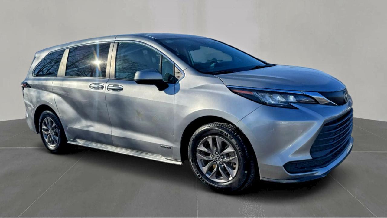 2021 TOYOTA SIENNA LE — MINOR DENT/SCRATCHES damage — photo 1