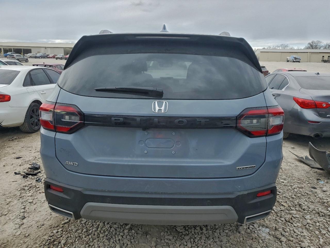 2025 HONDA PILOT TOURING photo 6