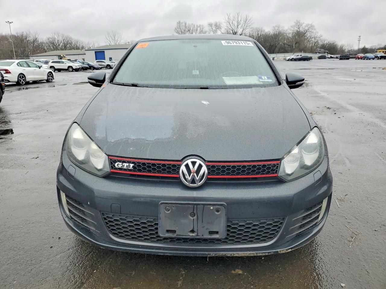 2013 VOLKSWAGEN GTI photo 5