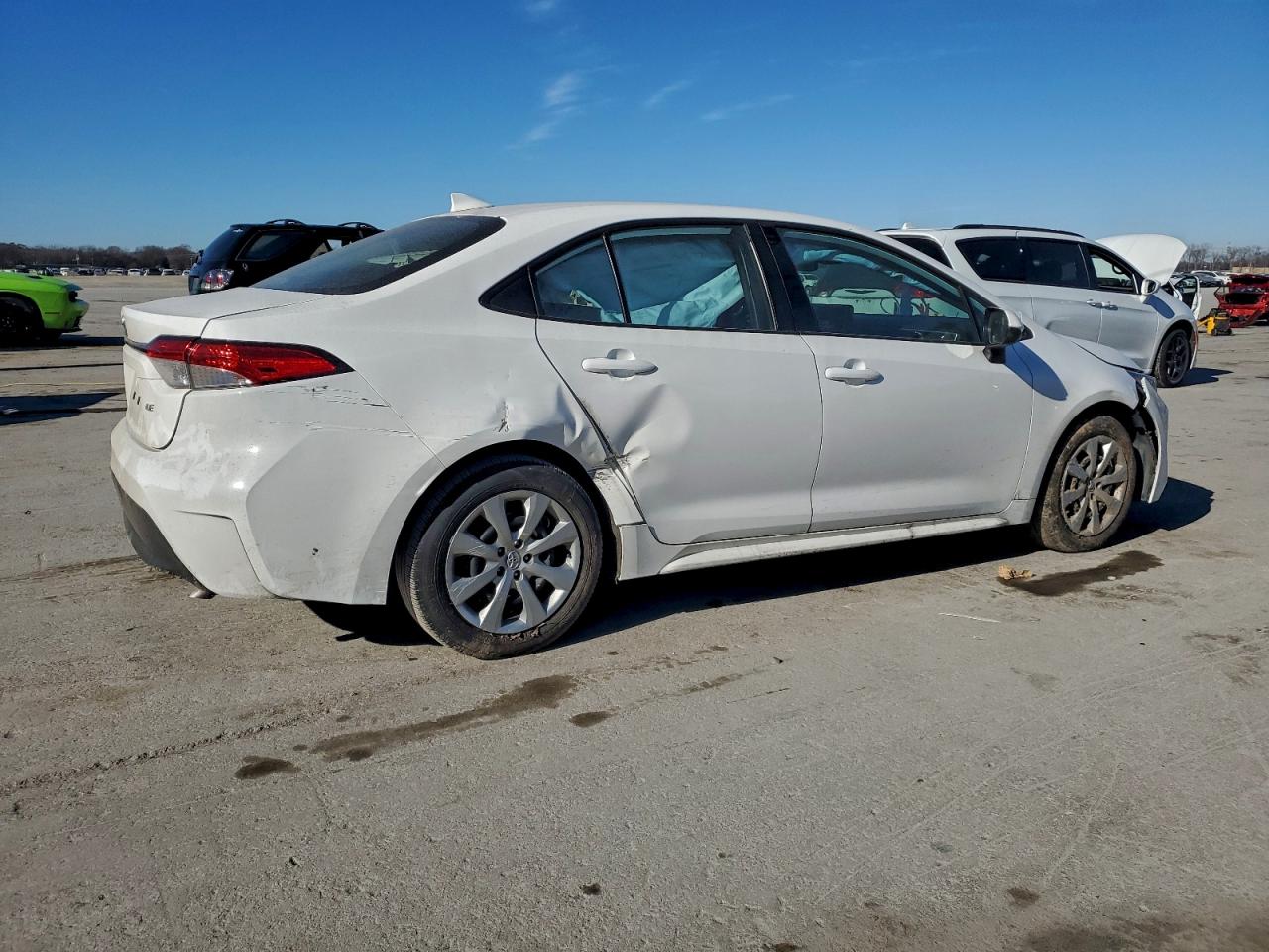 2024 TOYOTA COROLLA LE photo 3