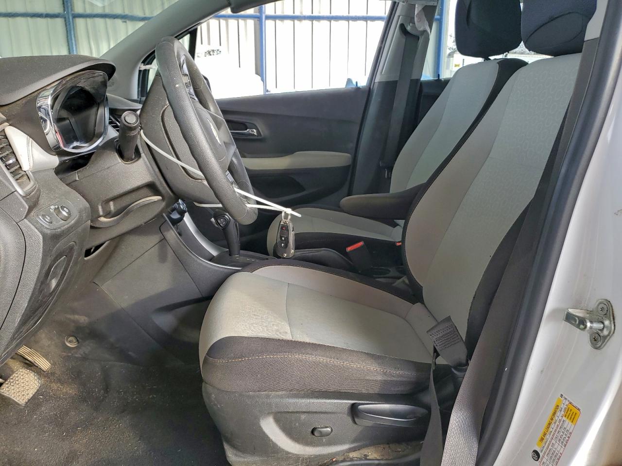 2020 CHEVROLET TRAX LS photo 7