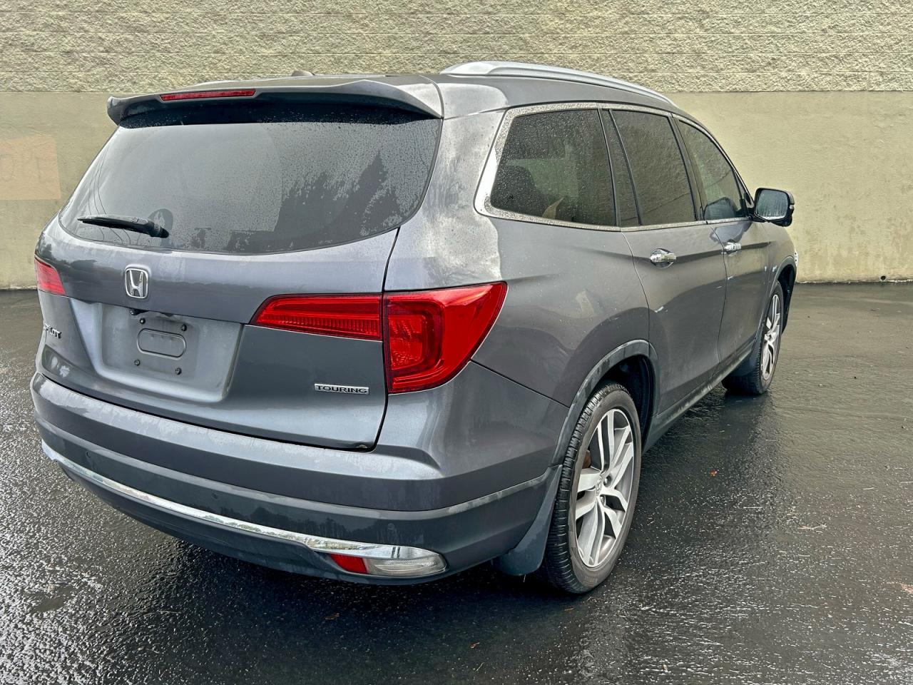 2016 HONDA PILOT TOURING photo 4