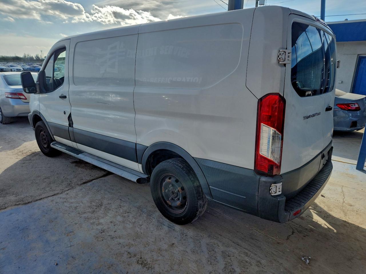 2017 FORD TRANSIT DELIVERY VAN photo 2