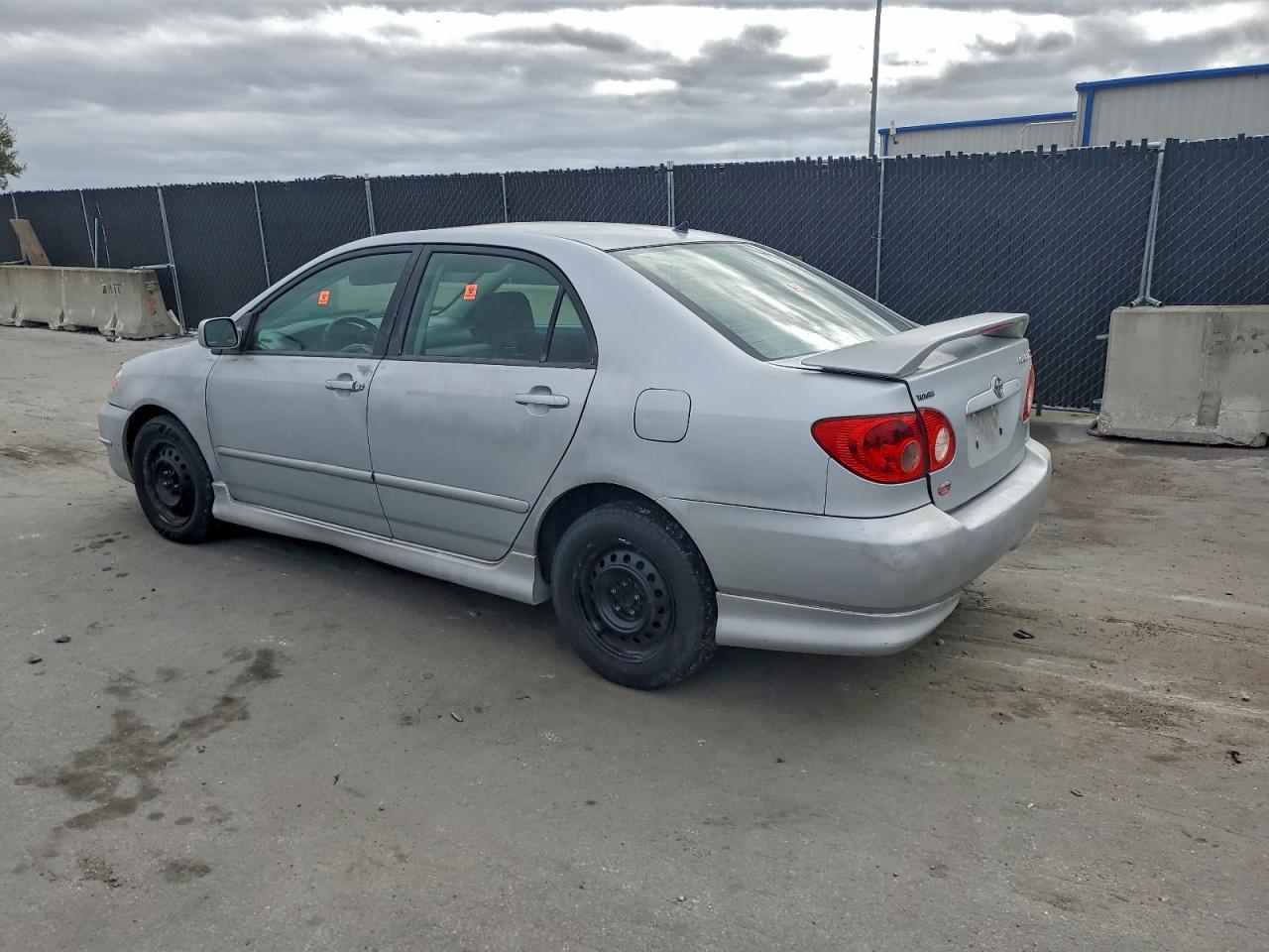 2005 TOYOTA COROLLA CE photo 2