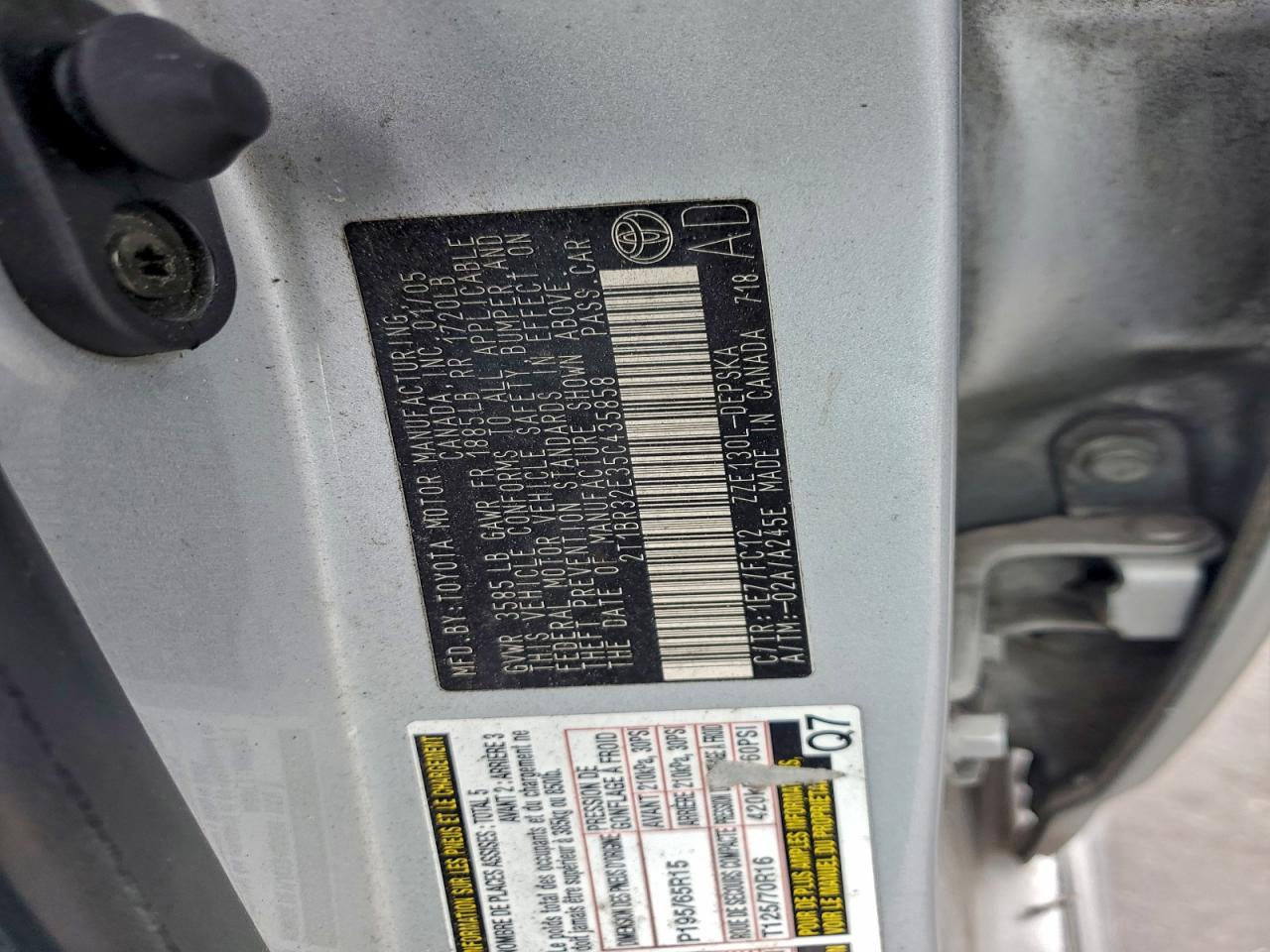 2005 TOYOTA COROLLA CE photo 12