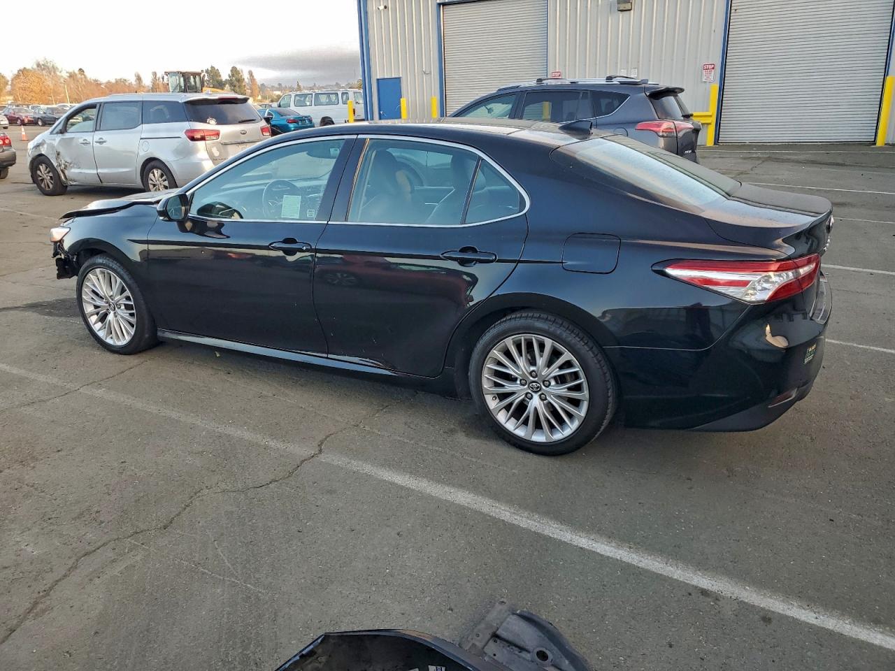 2018 TOYOTA CAMRY L photo 2