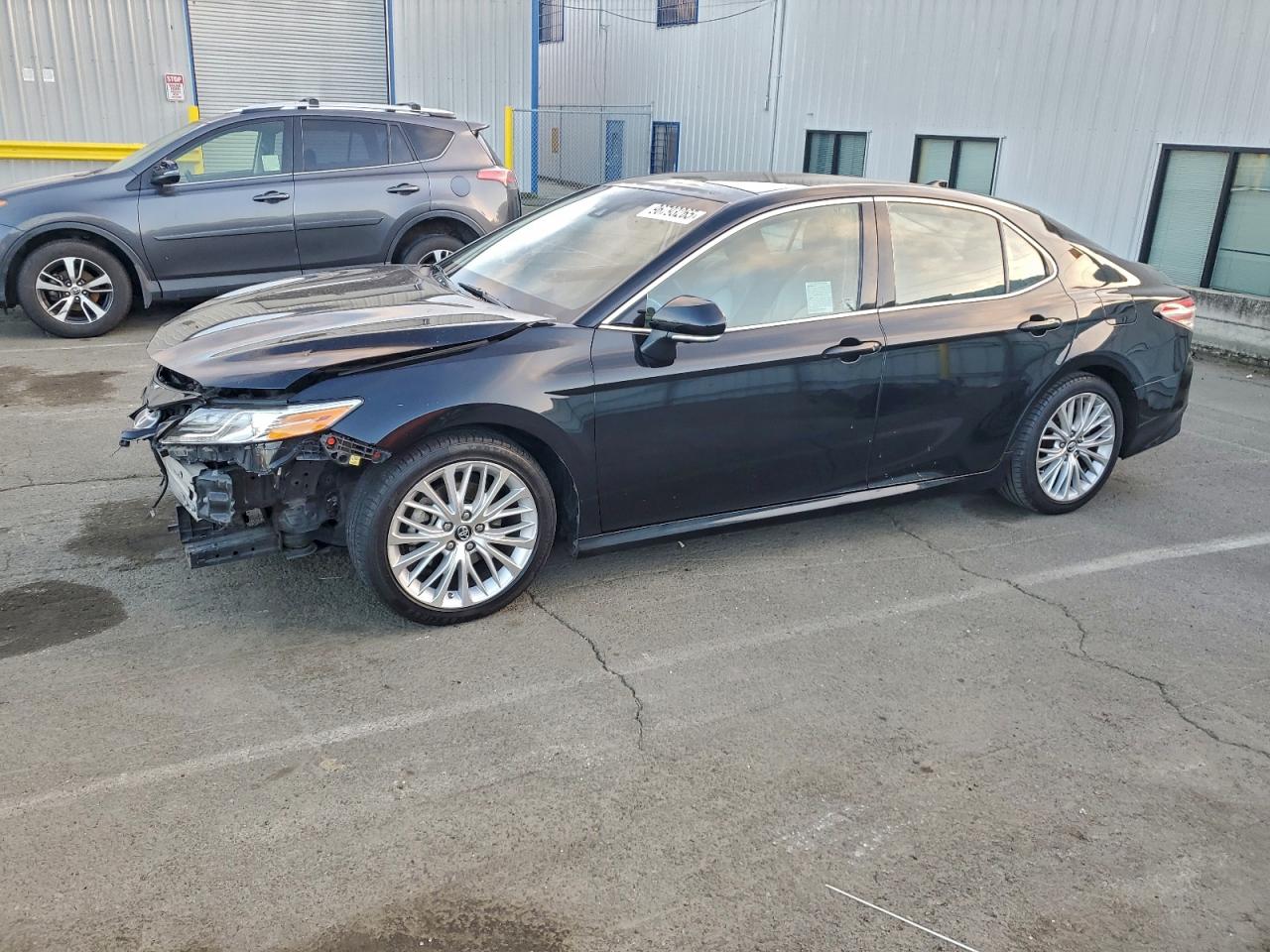 2018 TOYOTA CAMRY