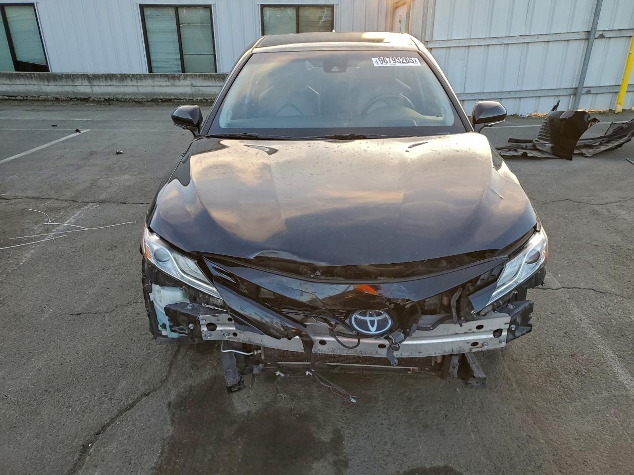 2018 TOYOTA CAMRY L photo 5