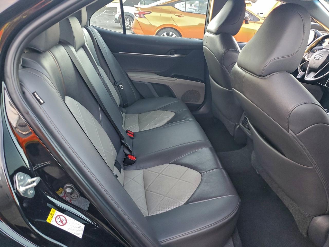 2018 TOYOTA CAMRY L photo 10