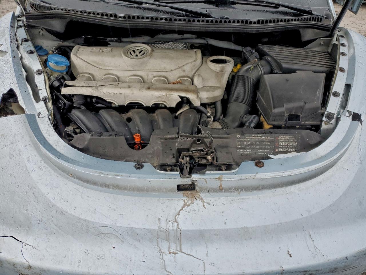 2010 VOLKSWAGEN NEW BEETLE photo 11