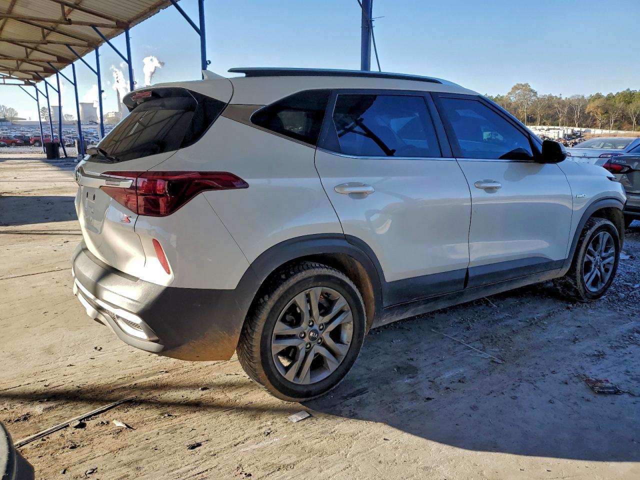 2021 KIA SELTOS S photo 3