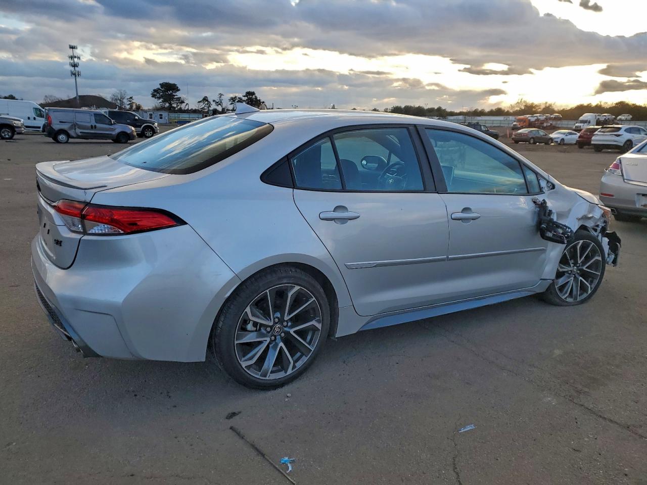 2020 TOYOTA COROLLA SE photo 3
