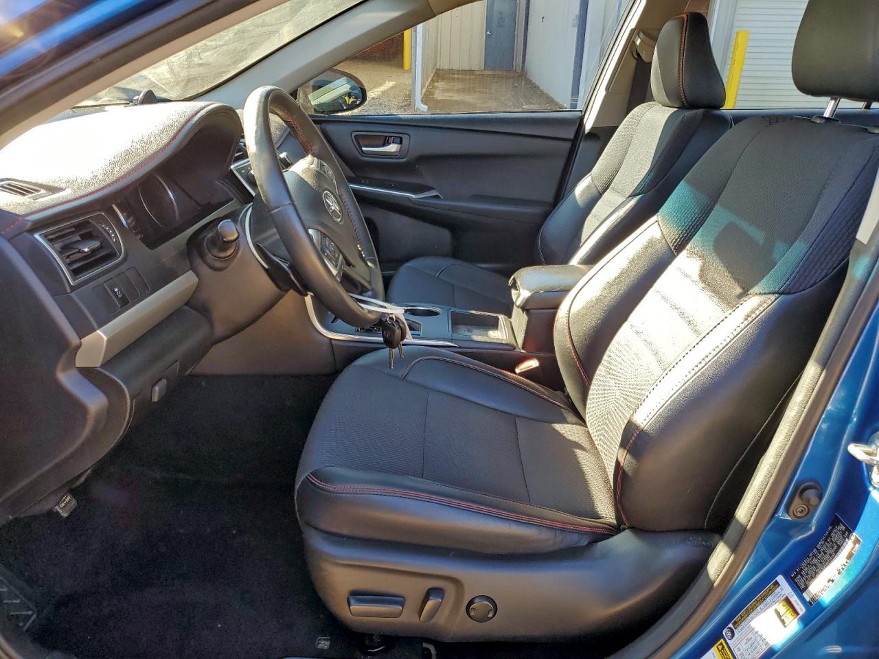 2017 TOYOTA CAMRY LE photo 7