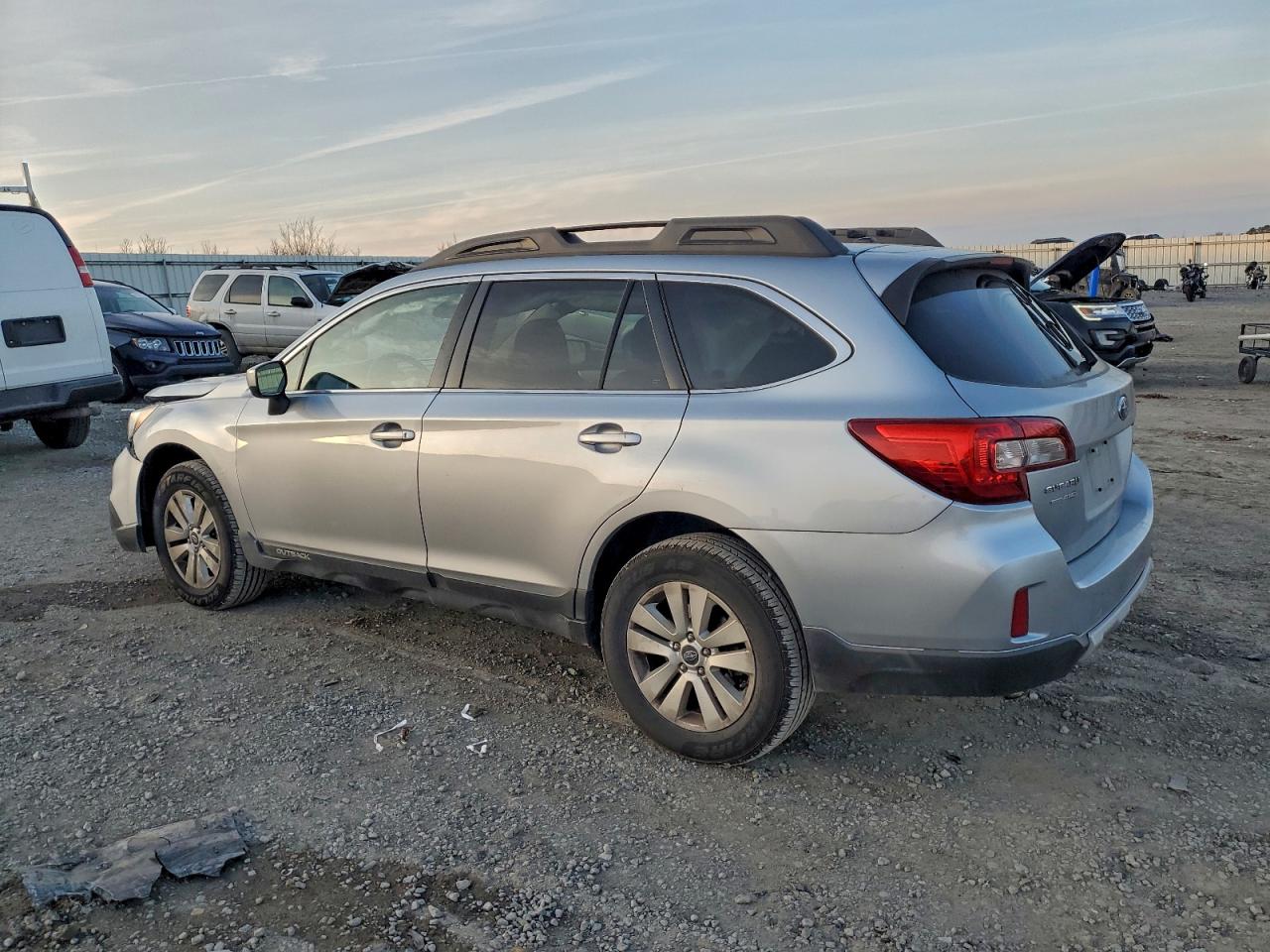 2015 SUBARU OUTBACK 2.5I PREMIUM photo 2
