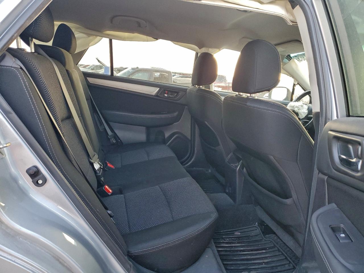 2015 SUBARU OUTBACK 2.5I PREMIUM photo 11