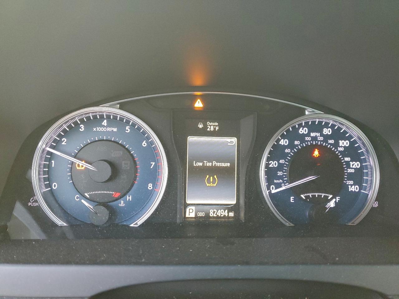 2016 TOYOTA CAMRY LE photo 9
